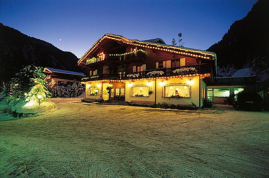 Hotel Camoscio Rocca Pietore Buitenkant foto