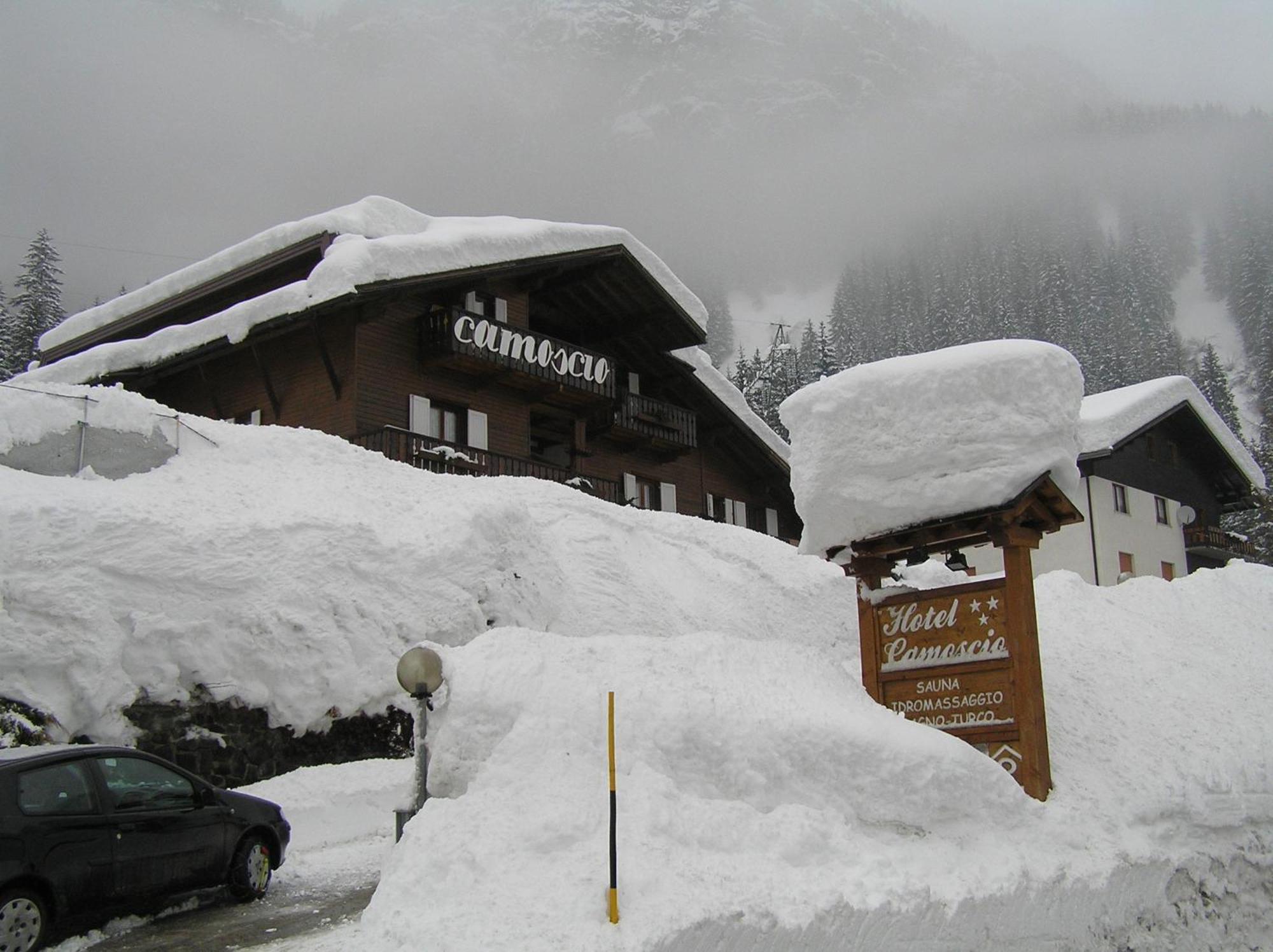 Hotel Camoscio Rocca Pietore Buitenkant foto