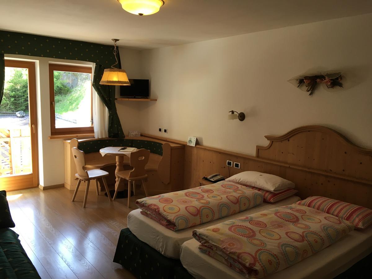 Hotel Camoscio Rocca Pietore Buitenkant foto